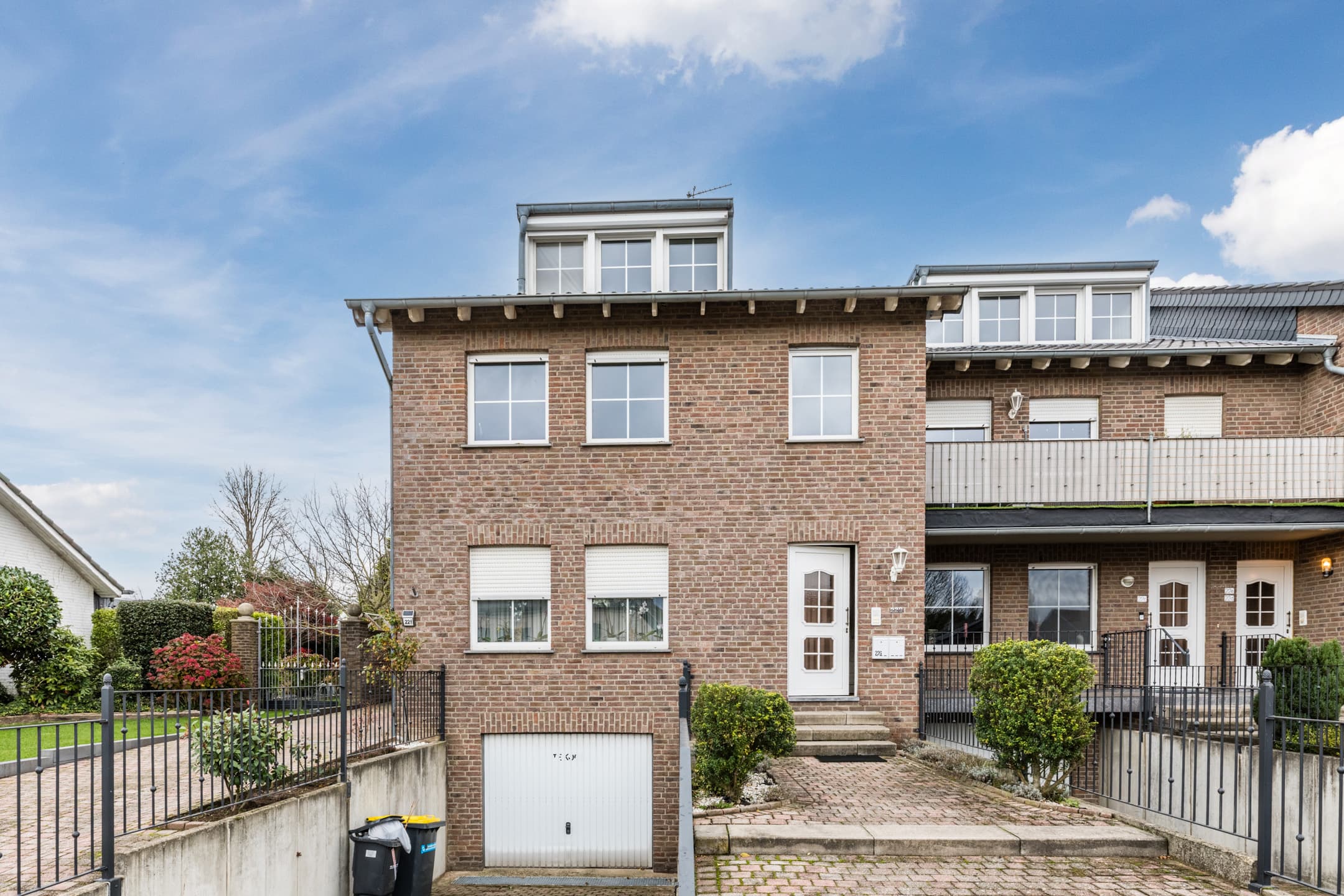 Enormes Appartement/Maisonette (152 m²) mit Balkon, Garage und freiem Ausblick...