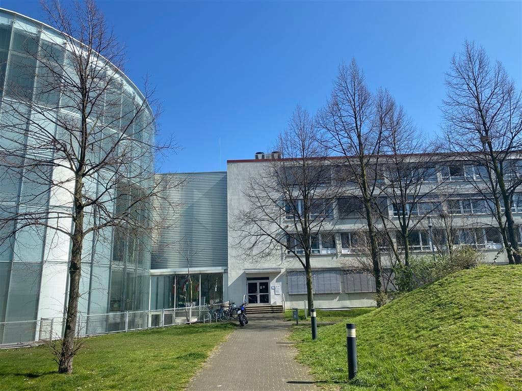Ansicht bei Gebäude-Komplexe