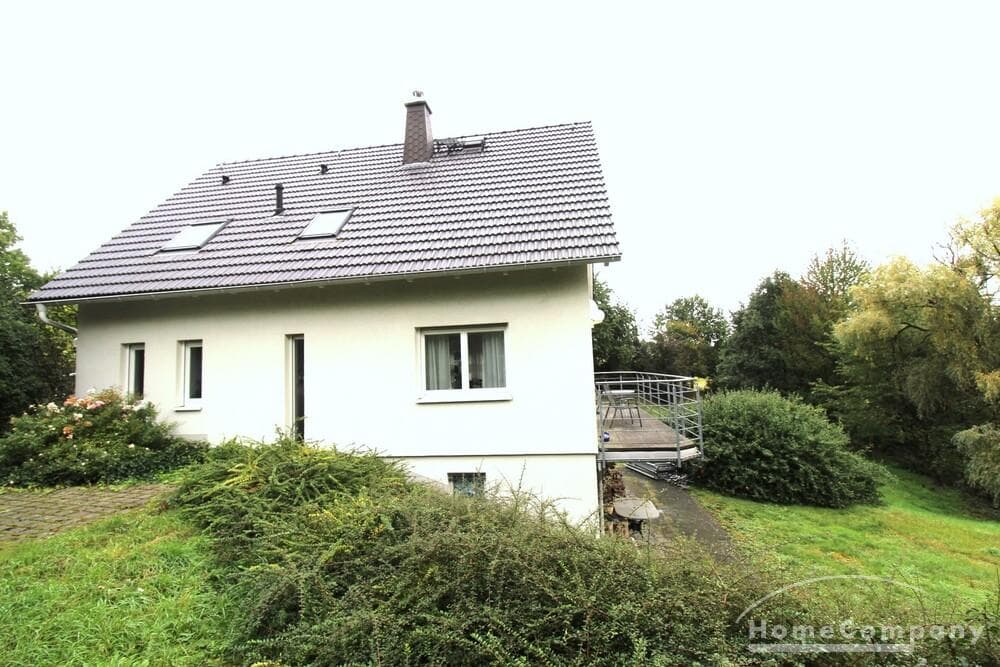 24990 HomeCompany Dresden Möbliert/Furnished  Einfamilienhaus mit großem Grundstück in Dresden-Zaschendorf max. 8 Personen