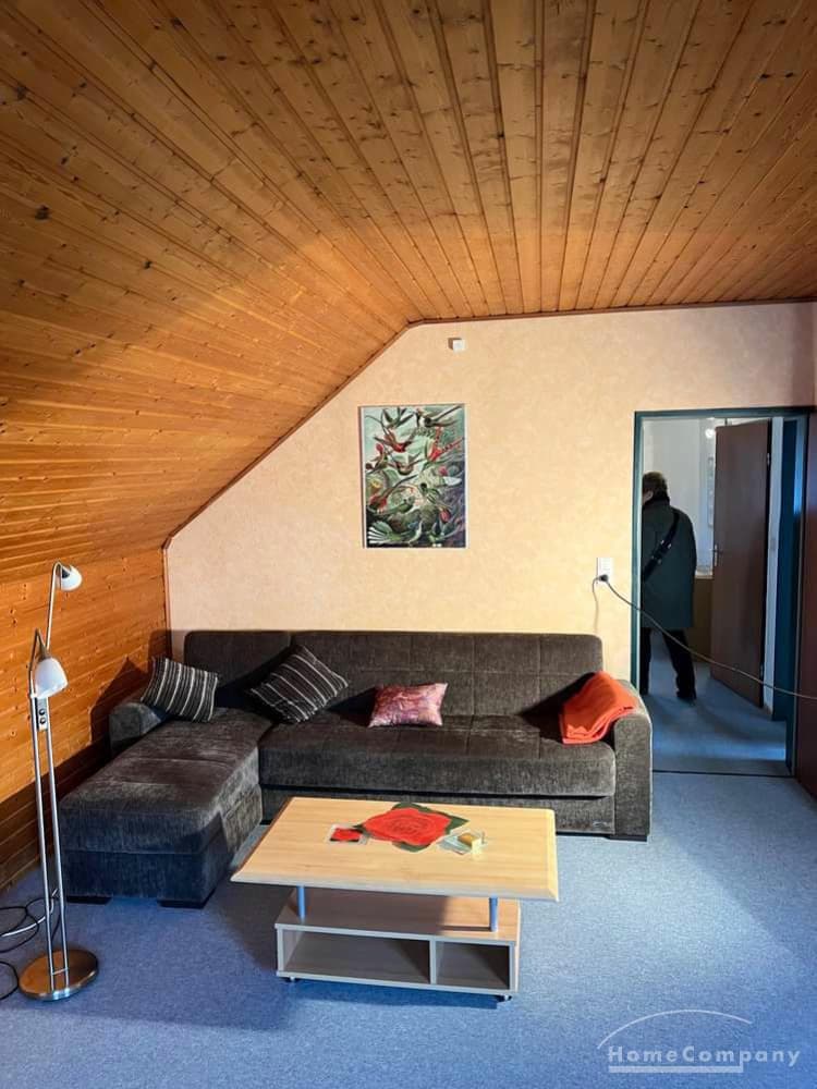 2 Zi.Whg., möbliert, mit Balkon.