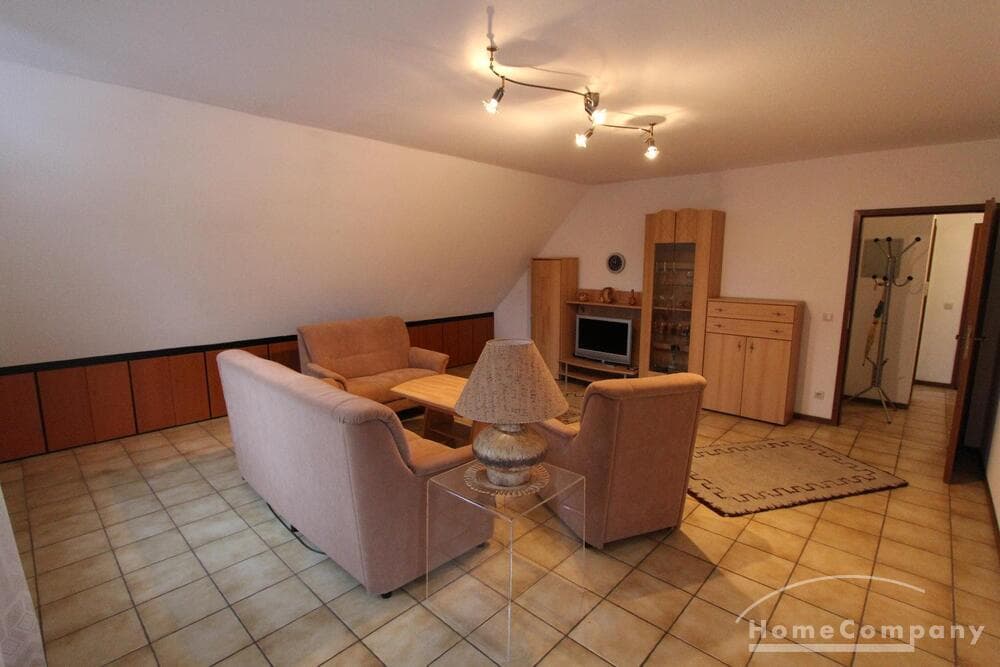 Gemütlich eingerichtete 2-Zimmer-Dachgeschosswohnung in Hürth bei Köln!
