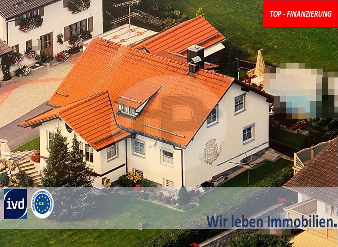 ÄUßERST GEPFLEGTES
EINFAMILIENHAUS