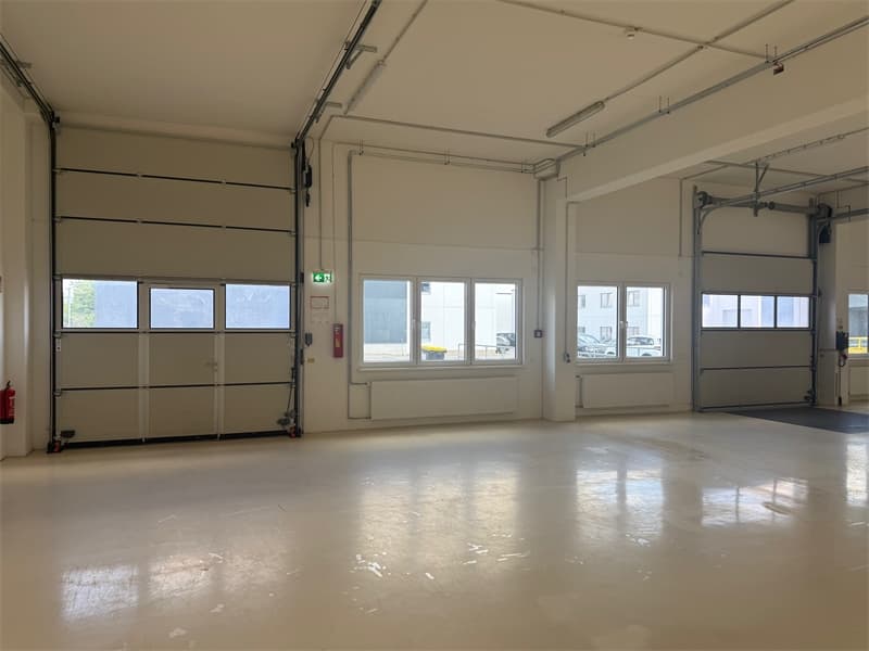 Halle mit Büro Nähe Flughafen Schönefeld zu mieten