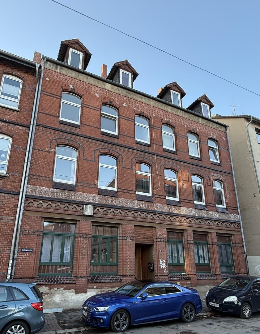 Oststadt-Altbau: 3-Zimmer, Küche, Bad inkl. Einbauküche