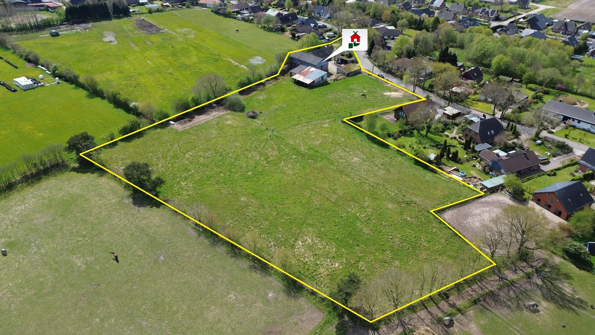 Hofstelle mit 8,9 ha inkl. zwei Baugrundstücken