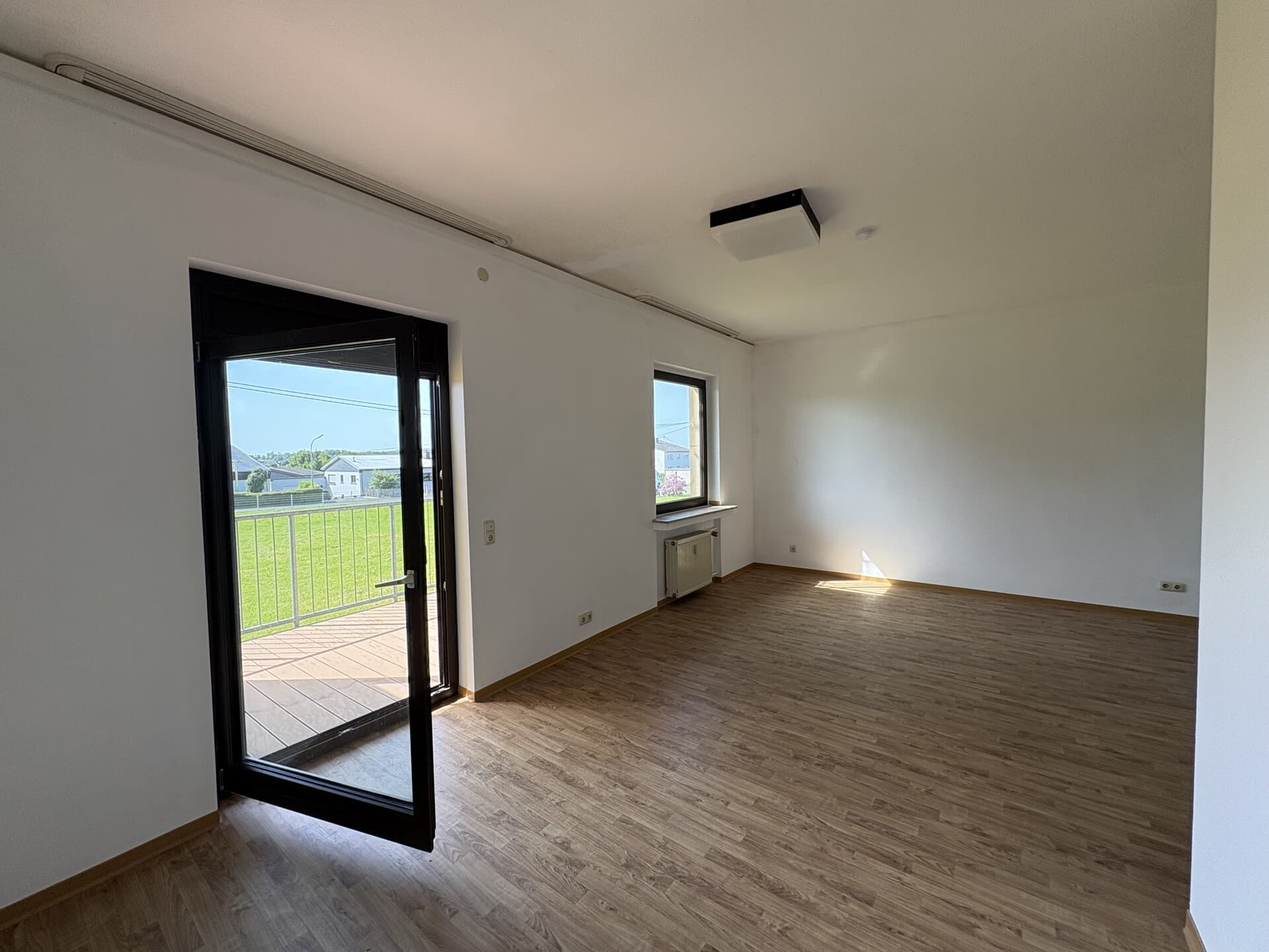 Großzügige 2 ZKB Wohnung zur Miete mit Balkon in ruhiger Wohngegend!