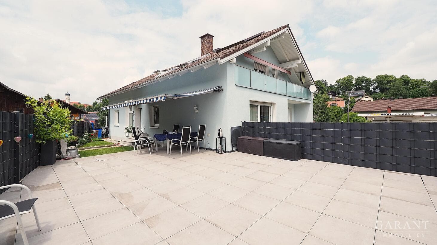 Dreifamilienhaus mit freier Wohnung im Erdgeschoss!