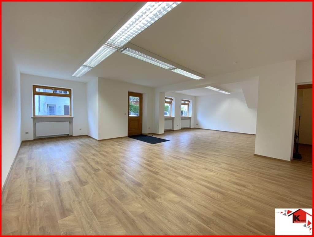 Ladenlokal/Praxis-Büroräume im Zentrum