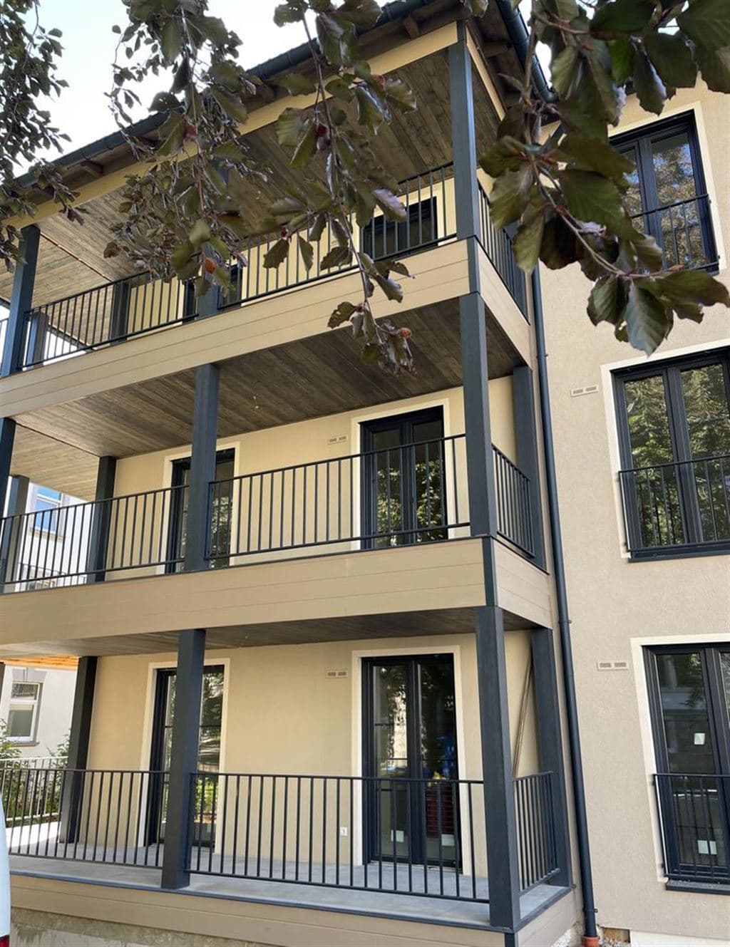 Hochwertige Neubau ETW 
-provisionsfrei -
4,53 % Rendite 