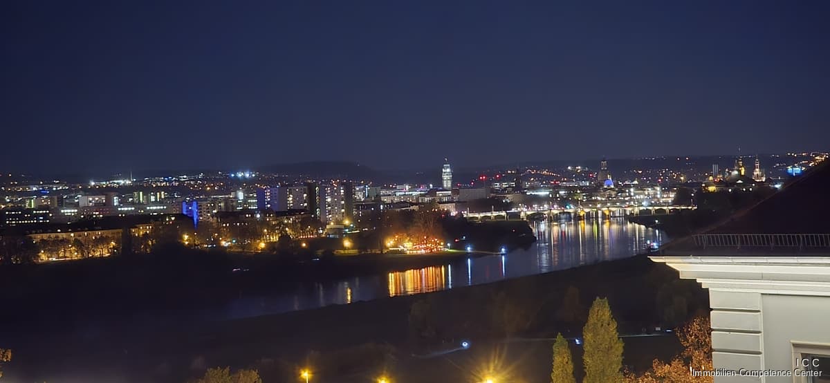 *** Neue Bilder - Jahres- und Tageszeiten ***
100m²-Penthouse-Wohnung mit Altstadt-Elbblick
Beste Kapitalanlage und ideal für Eigenbezug