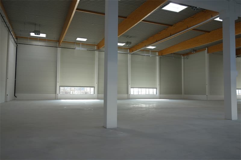 Neuerbaute Halle Nähe Flughafen Schönefeld