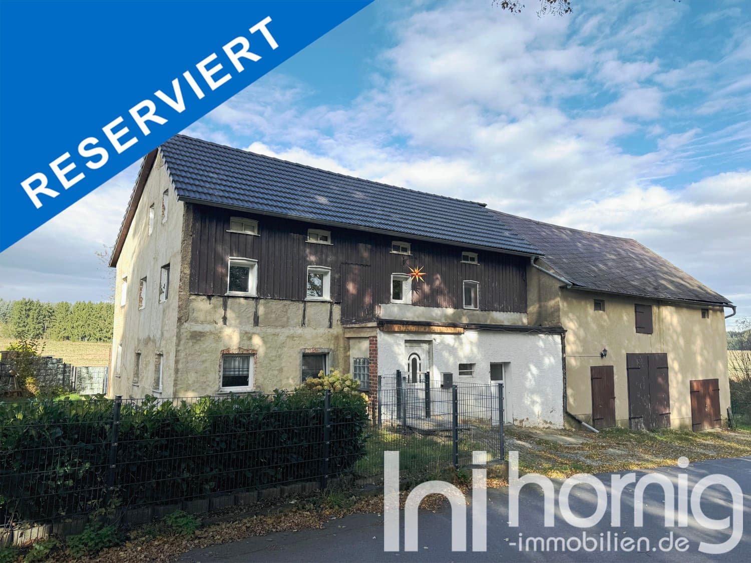 Teilsaniertes Bauernhaus in ruhiger und naturnaher Lage