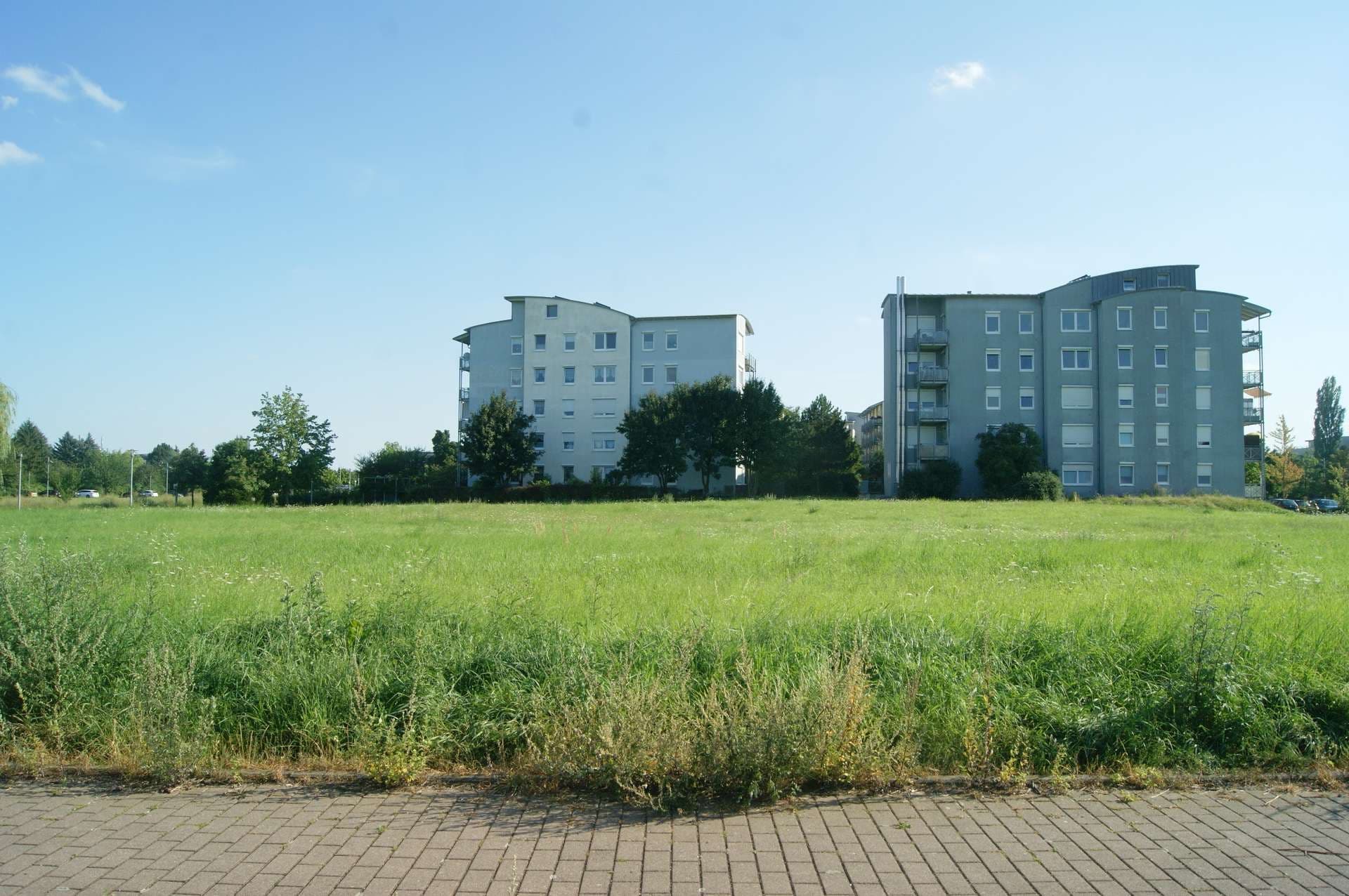 Baugrundstück mit Baugenehmigung für 6 Doppelhaushälften