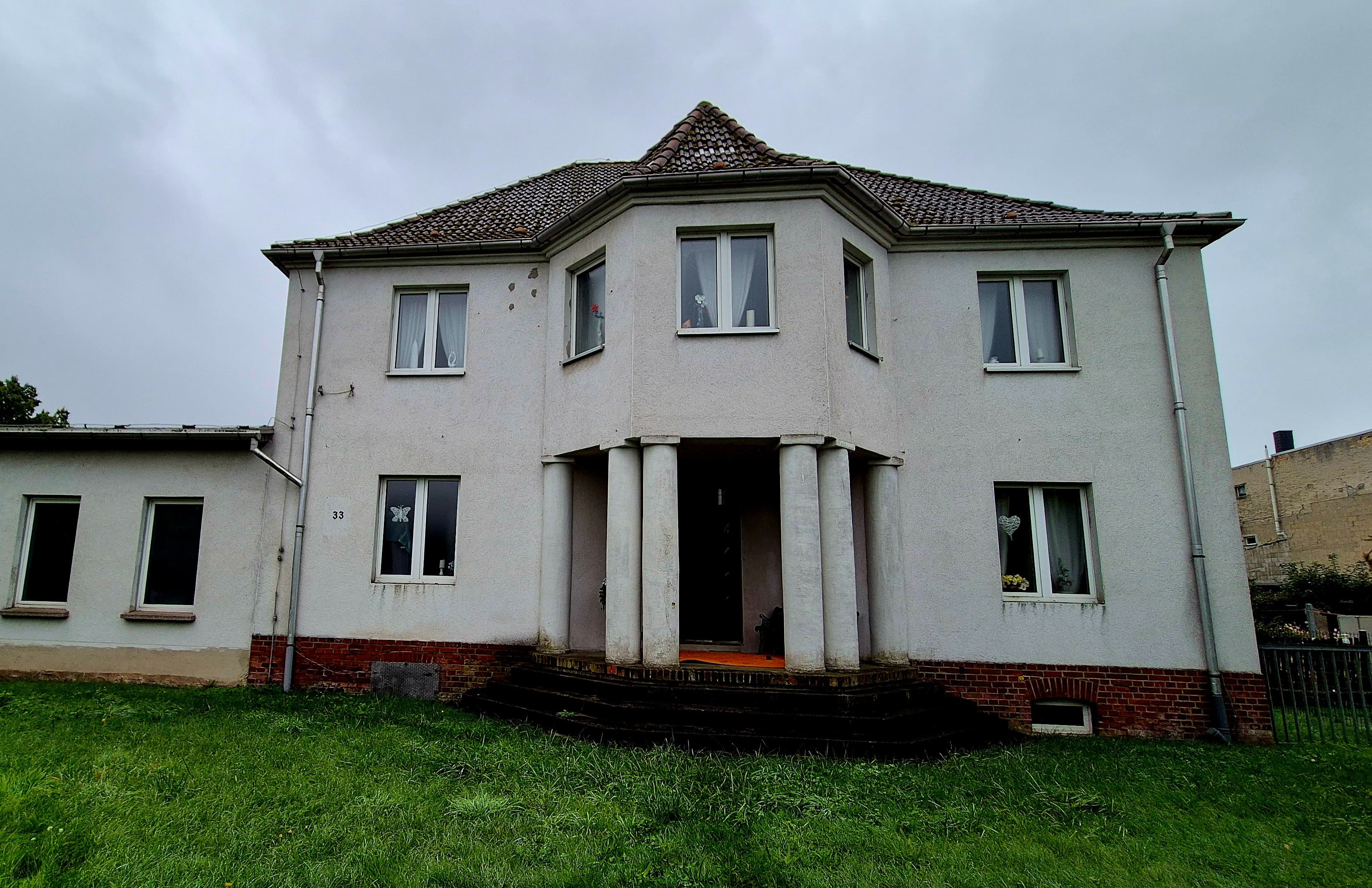 Pretzsch - Villa gute Bausubstanz / Elbblick - vielfältig nutzbar