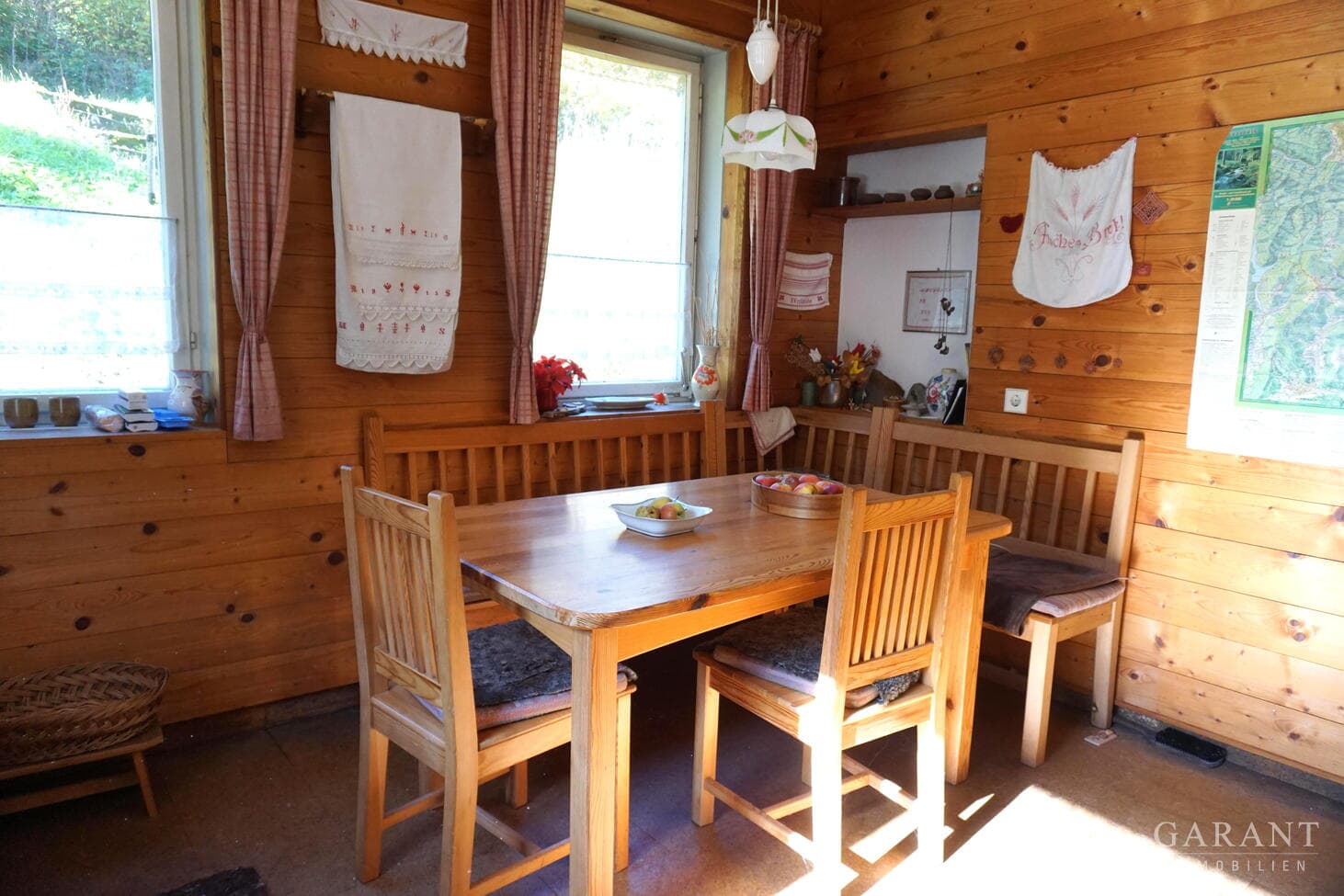 Charmante Erdgeschoss-Wohnung in idyllischer Alleinlage mit Terrasse und Gartenanteil 