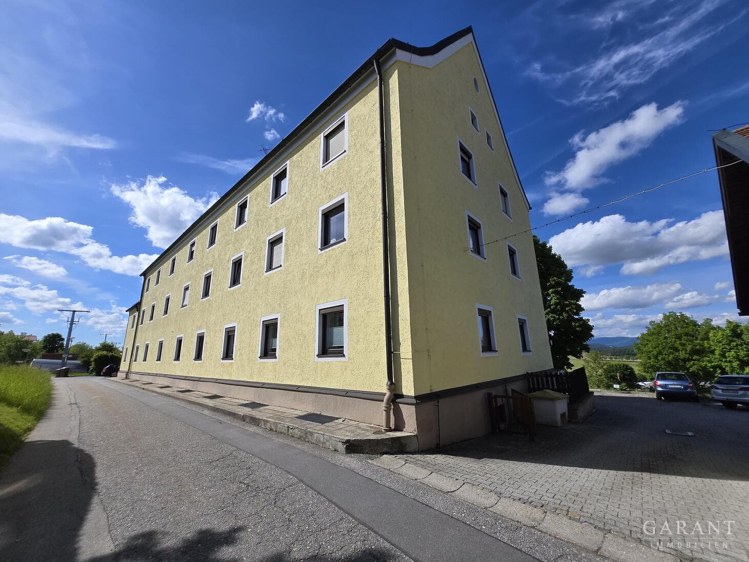 Kapitalanlage mit Top-Rendite: Saniertes Mehrfamilienhaus in ruhiger Lage von Wegscheid!