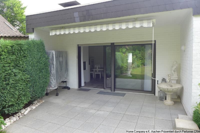 AC-Verlautenheide: Attraktive, möbl. 2,5 Zi-Whng. mit Terrasse, Garage, im Bungalow