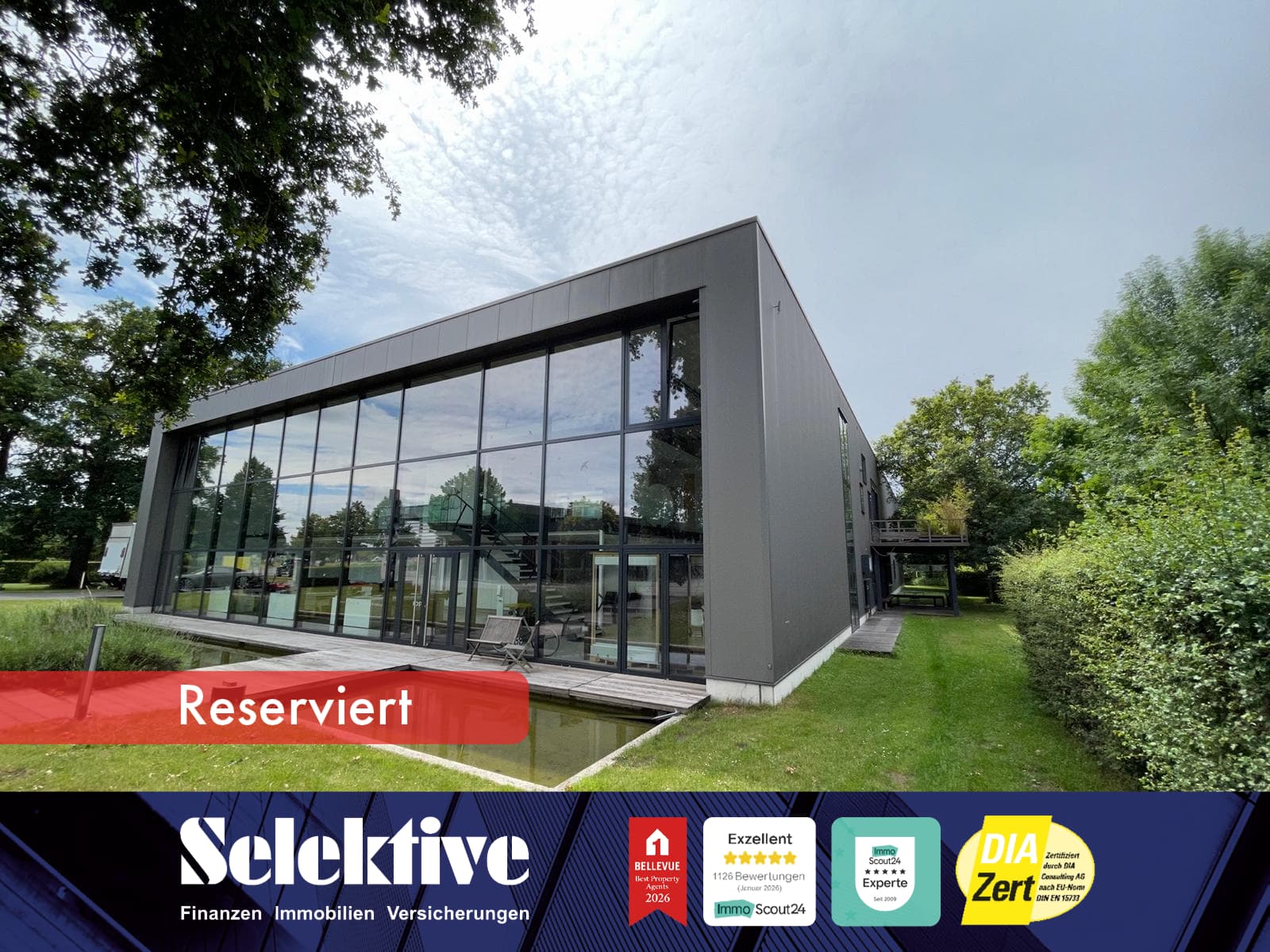 Neuwertiges-Gewerbeobjekt! Büro, Halle & Produktion mit Gartenanlage und Freisitz in Genend!