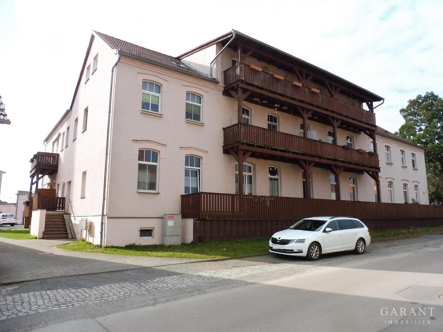 Komplett vermietetes Mehrfamilienhaus zu verkaufen