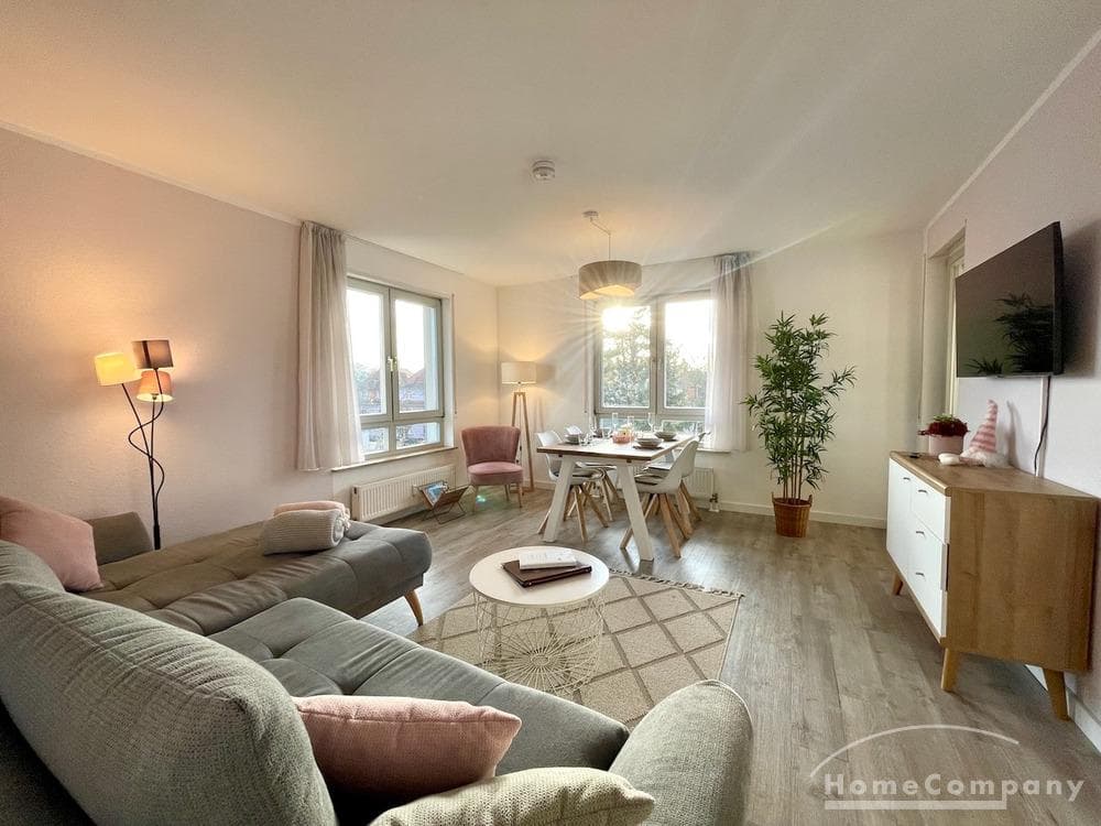 27457 HomeCompany Dresden Möbliert/Furnished 3-Zimmer Dachgeschoß-Apartment in Dresden-Grosszschachwitz max. 4 Personen