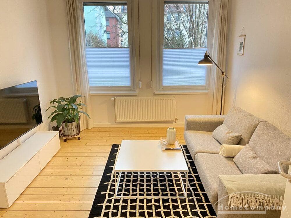 Schöne, neu eingerichtete 2 Zi.-Wohnung, 2. OG.