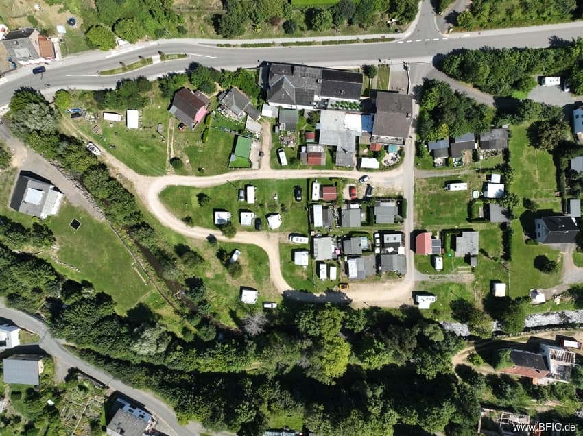 Campingplatz, Zimmervermietung und Gastronomie - gepflegte Familienexistenz in der Eifel