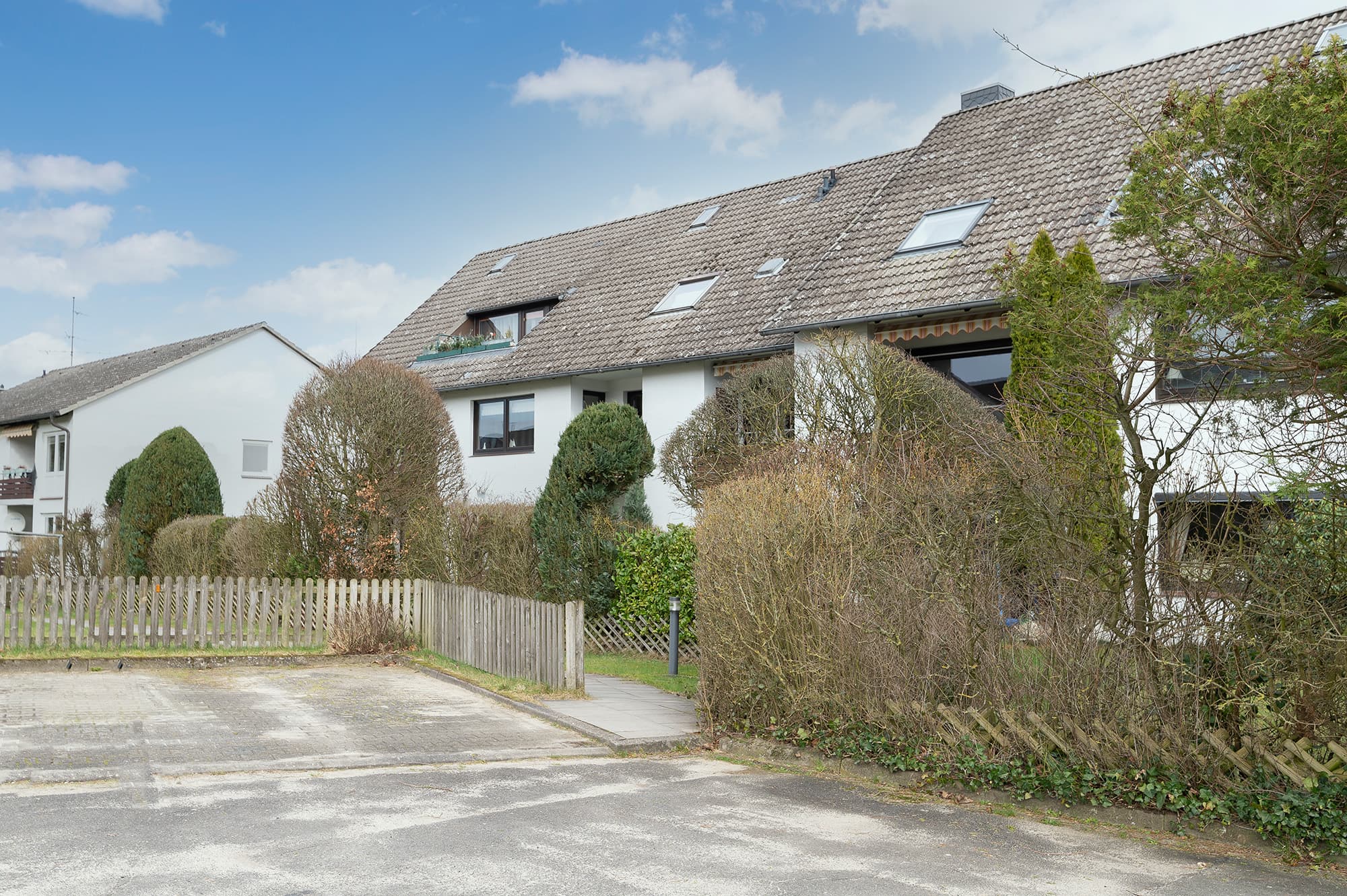 Kapitalanlage auf Erbbaugrundstück - langfristig vermietete Dachgeschosswohnung