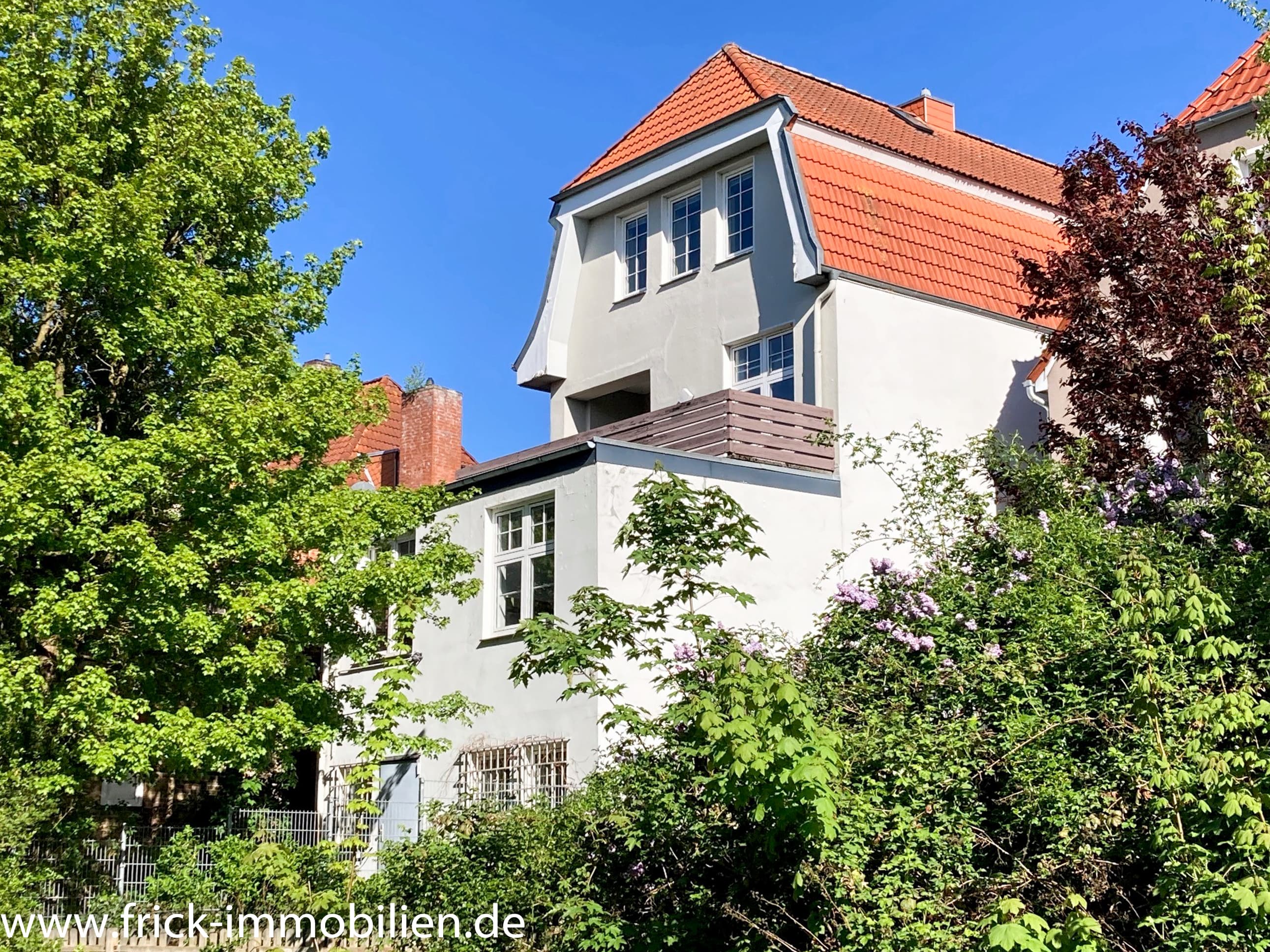 Stilvolles Wohn- und/oder Geschäftshaus in Hafennähe