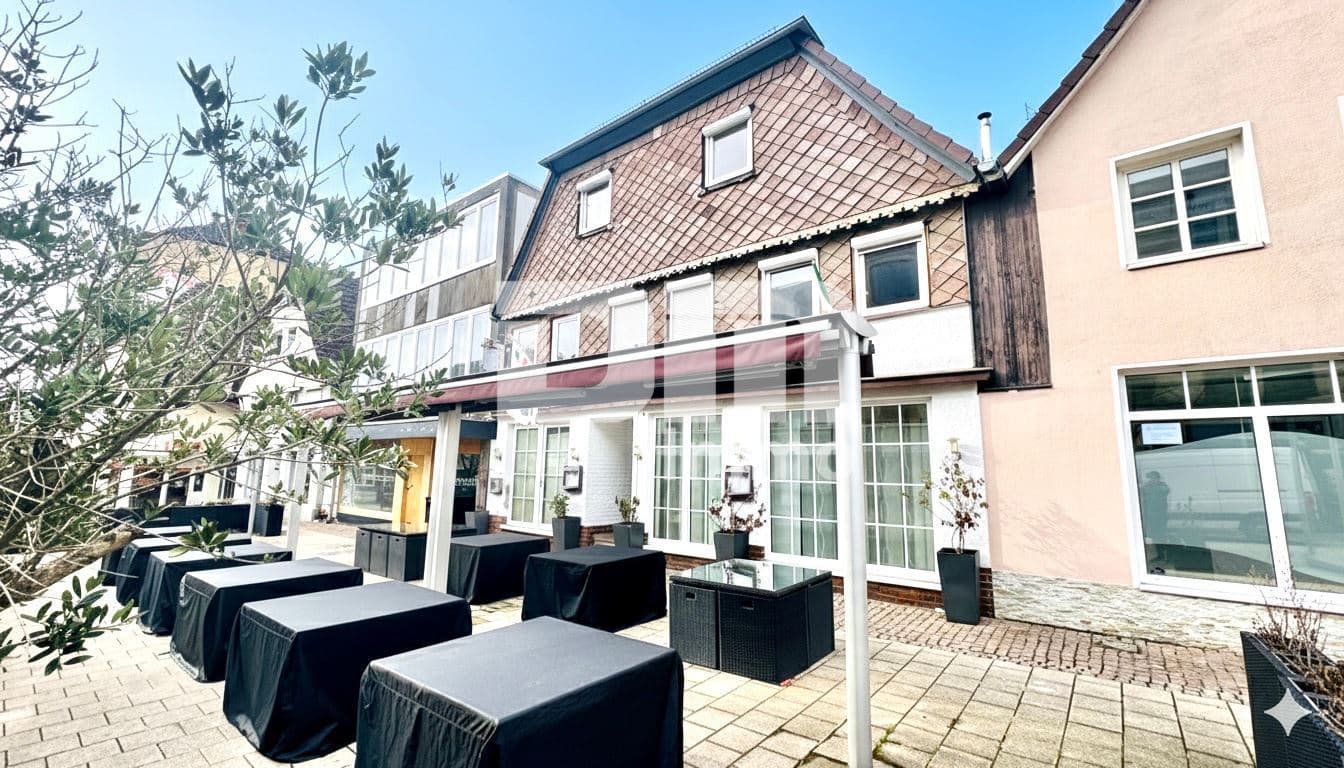 Wohn Gewerbe Ensemble mit 6 neuwertigen Apartments + Restaurant in Traumlage