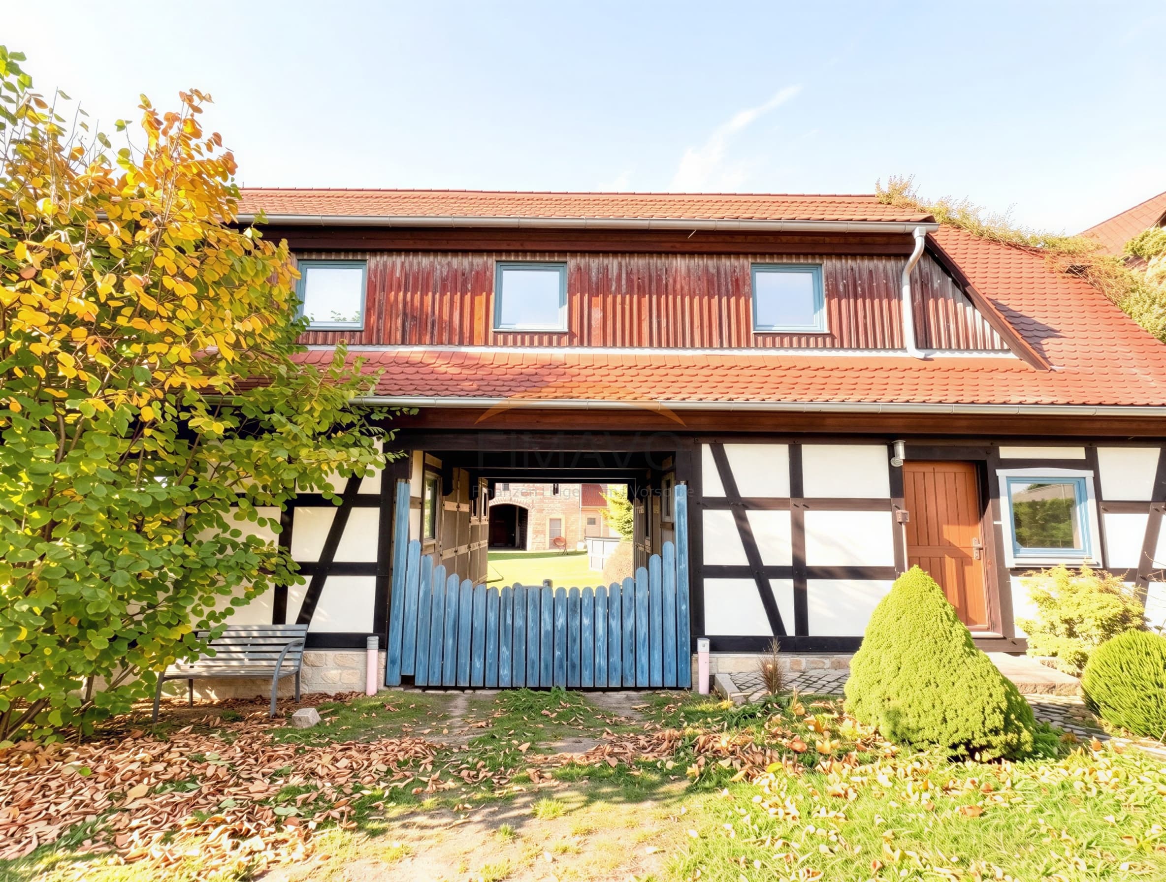 Vierseitenhof mit Bauernhaus, Einliegerwohnung und großem Entwicklungspotenzial