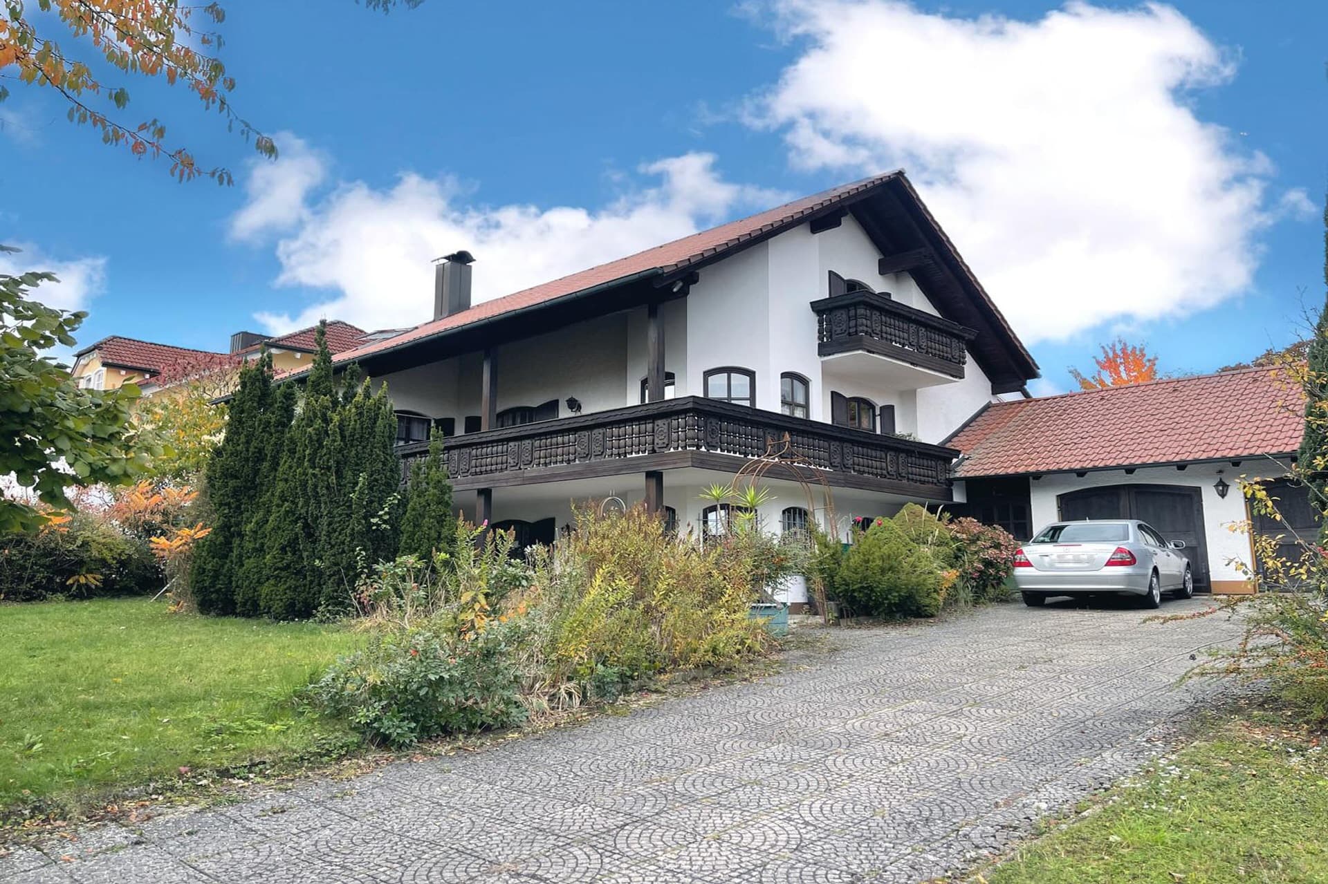AIGNER - Repräsentatives Einfamilienhaus mit großem Grundstück