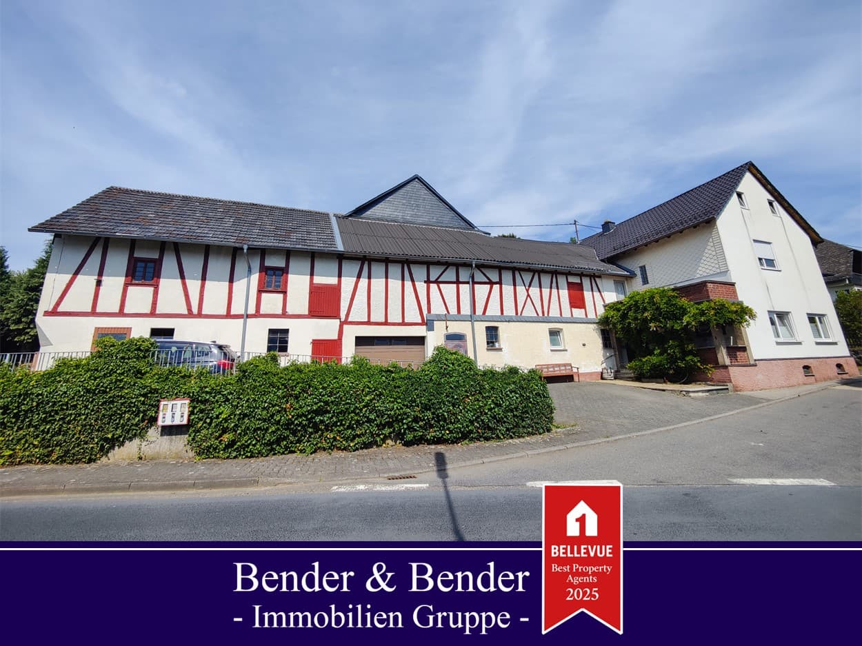 ***Reduziert***Landwirtschaftliches Anwesen mit Stall, Scheune und Paddock zur Pferdehaltung! Ca. 20.000 m² Weideland erwerbbar!