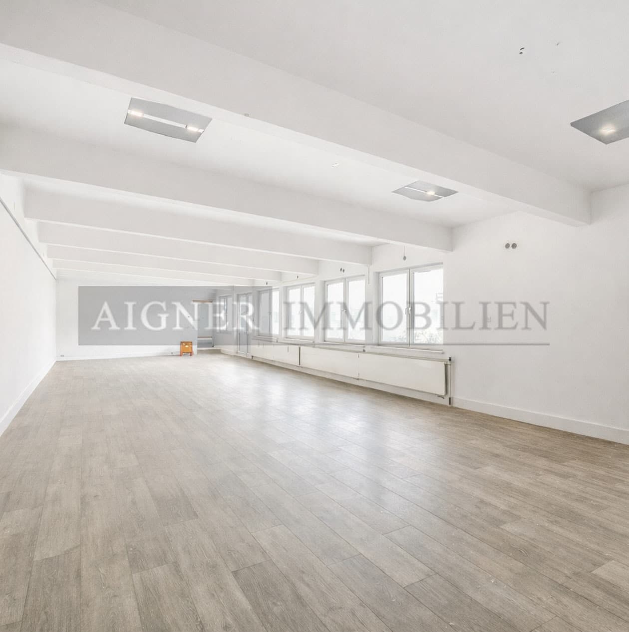 AIGNER - Provisionsfreie Gewerbefläche mit flexiblen Nutzungsmöglichkeiten in guter Lage