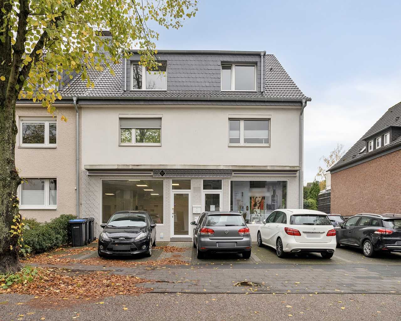 Teilvermietetes Ladenlokal mit zwei Einheiten und Stellplatz in Ratingen