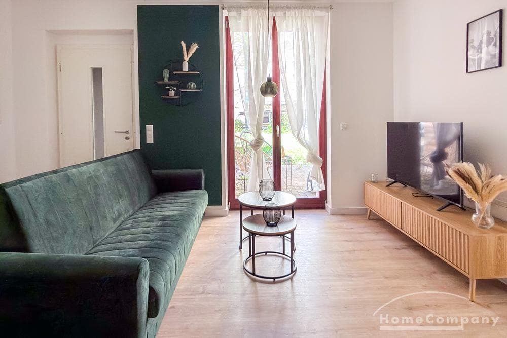 26710 HomeCompany Dresden Möbliert/Furnished 2-Zimmer Apartment / Terrassenwohnung in Dresden-Neustadt max. 2 Personen