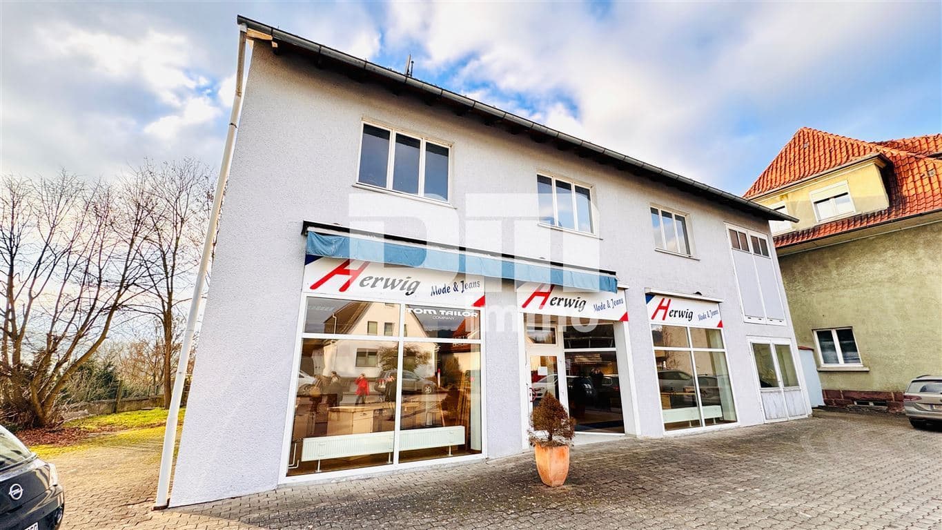 (R)eserviert!Laden-/Büro-/Lagerkomplex 
mit 300 m² Nutzfläche und Parkflächen