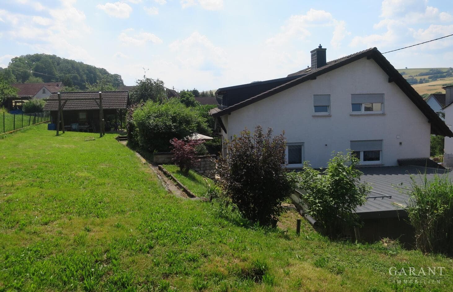 Ein-/Zweifamilienhaus mit schönem Garten - perfekt für die Großfamilie