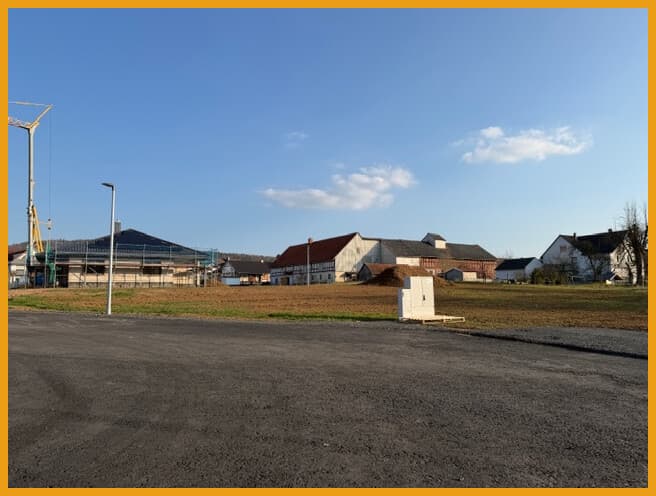 IDEALER PLATZ FÜR IHREN BUNGALOW!
KEINE KÄUFERPROVISION!