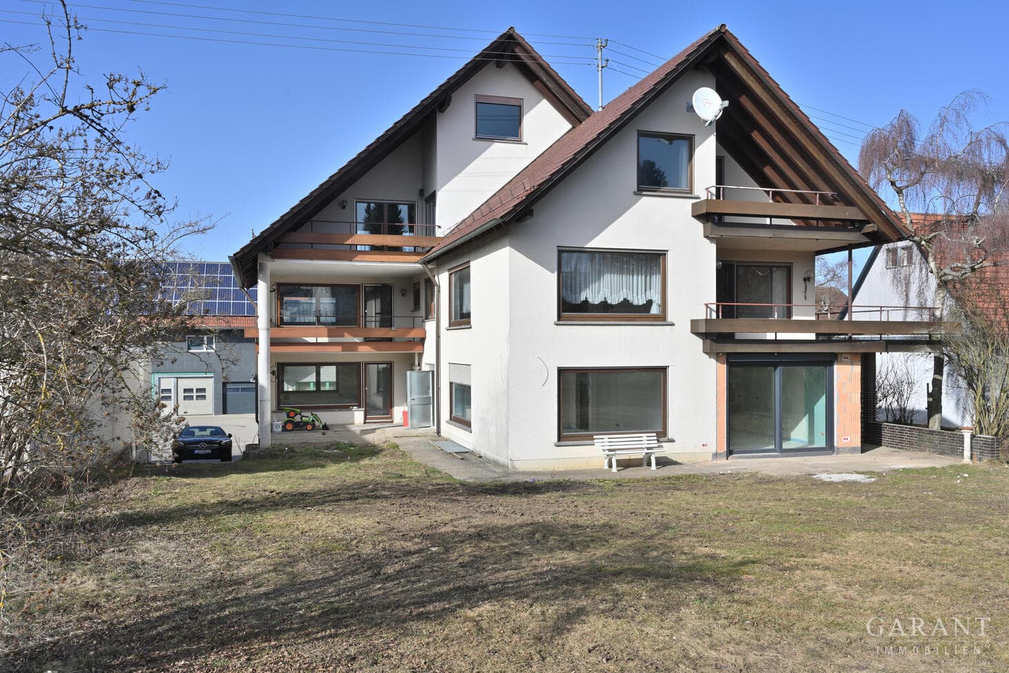 Renovierer aufgepasst! Bereits teilweise renoviertes 2-3 Familienhaus!