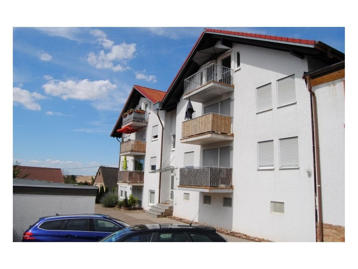 Traumhafter Blick auf die umliegende Hügellandschaft, tierfreundliches Haus, Garage & Stellplatz!