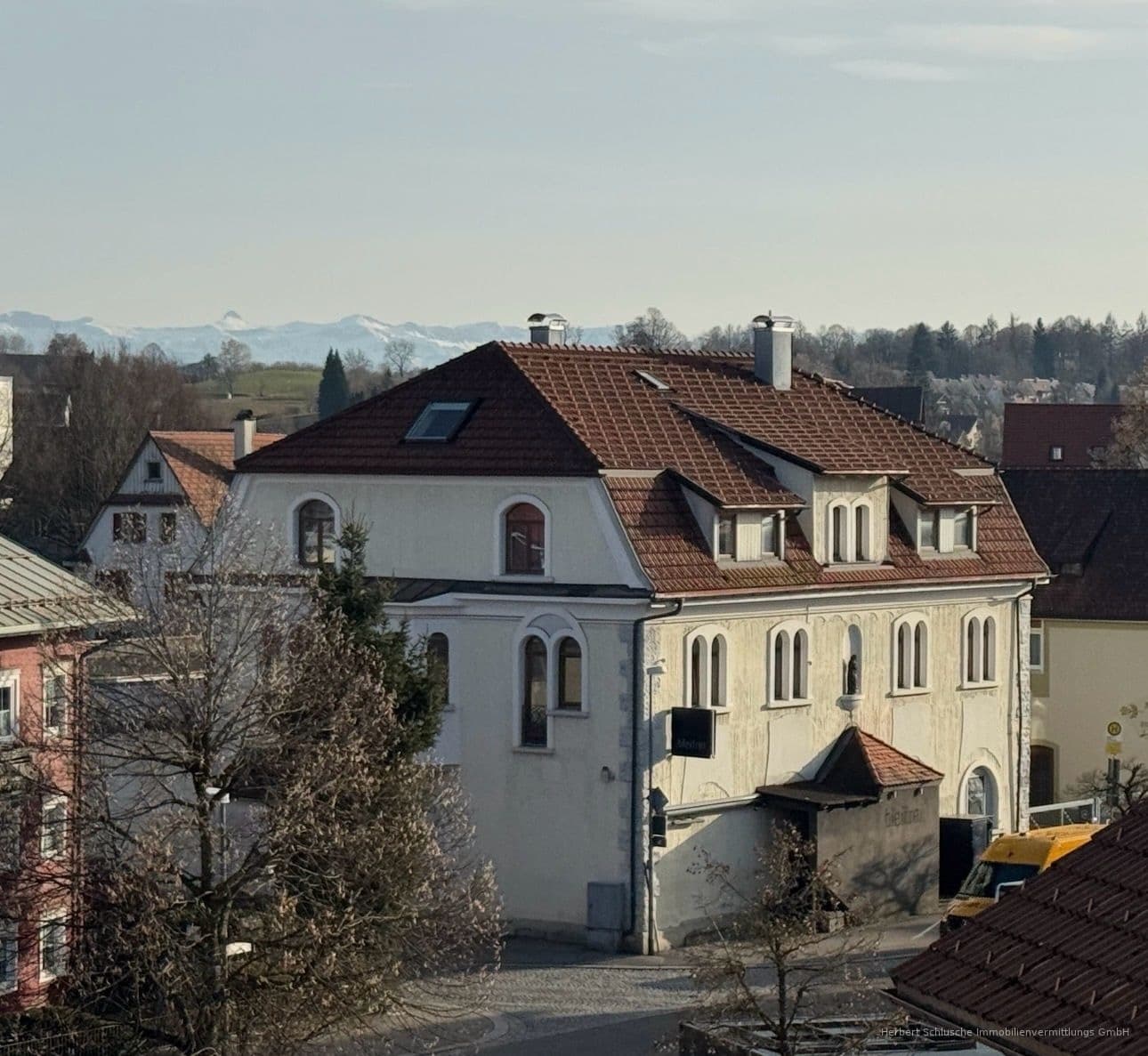 Imposantes Wohn und Geschäftshaus mit 5 schönen Wohnungen und einer Gewerbeeinheit