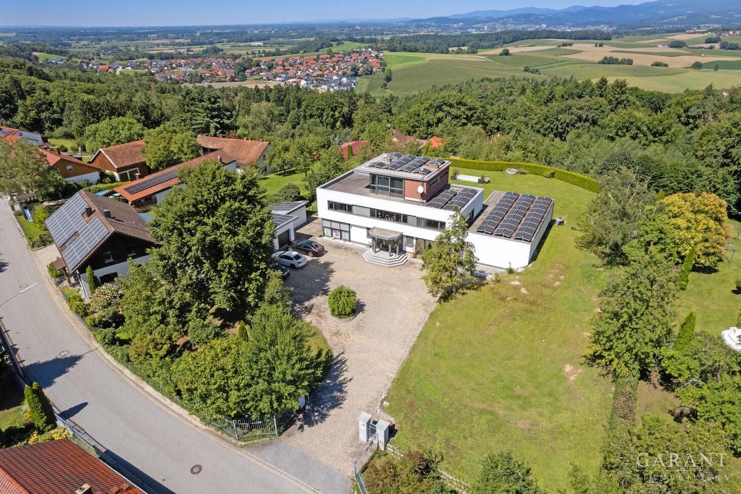 Einzigartiges Wohnambiente auf großzügigem Parkgrundstück
