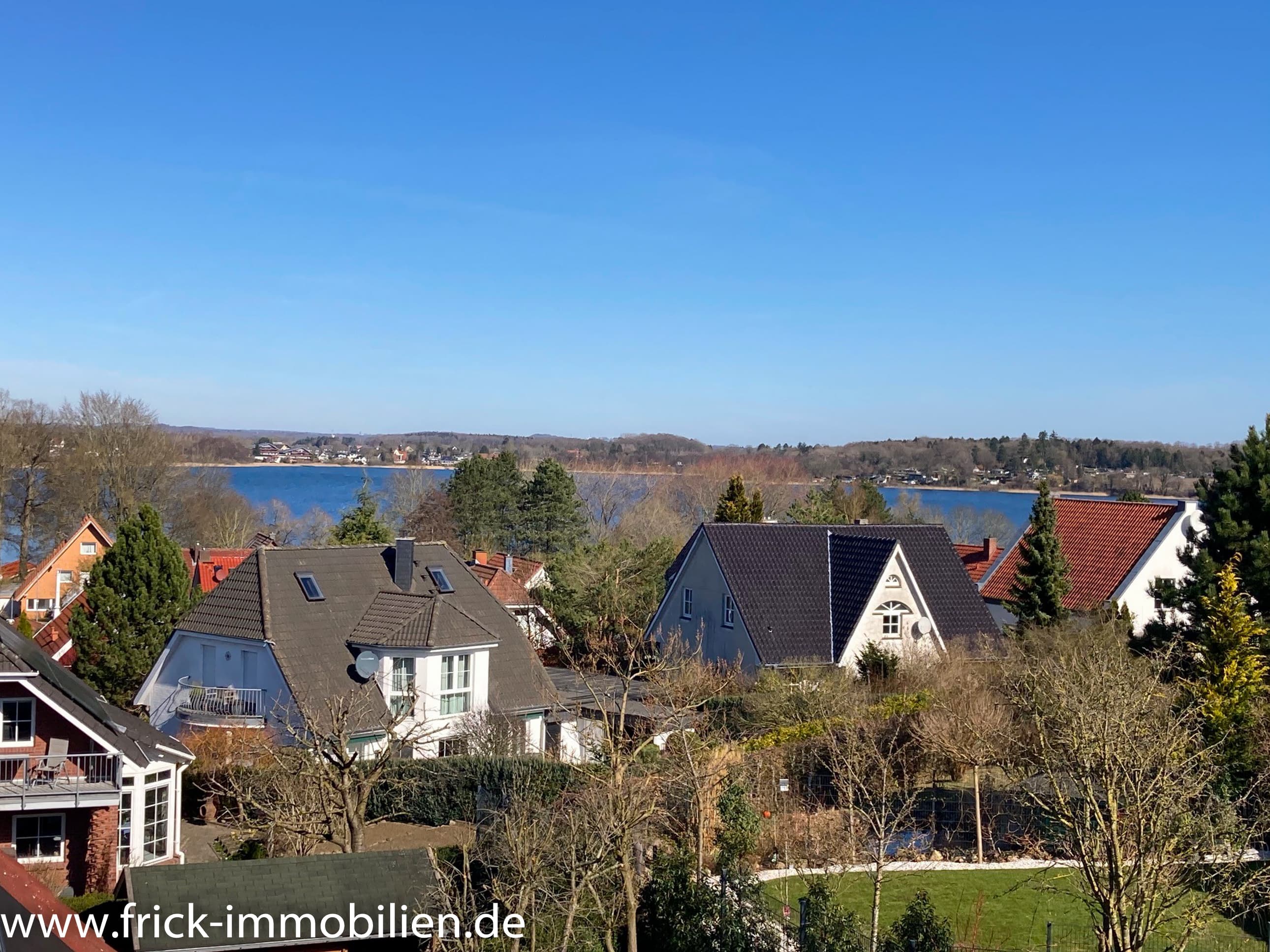 Einfamilienhaus mit Einliegerwohnung und Garage (teilvermietet)