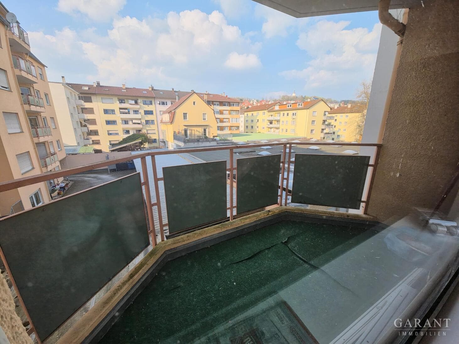 Attraktive 2-Zimmer-Wohnung mit Balkon und Duplex-Stellplatz in zentraler Lage