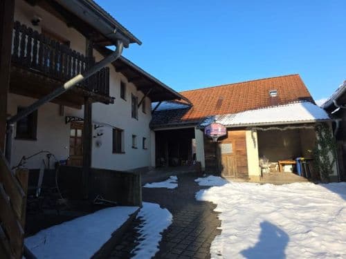 Einfamilienhaus mit Anbau, Garagenhaus und Halle in 97461 Hofheim-Rügheim (10630)