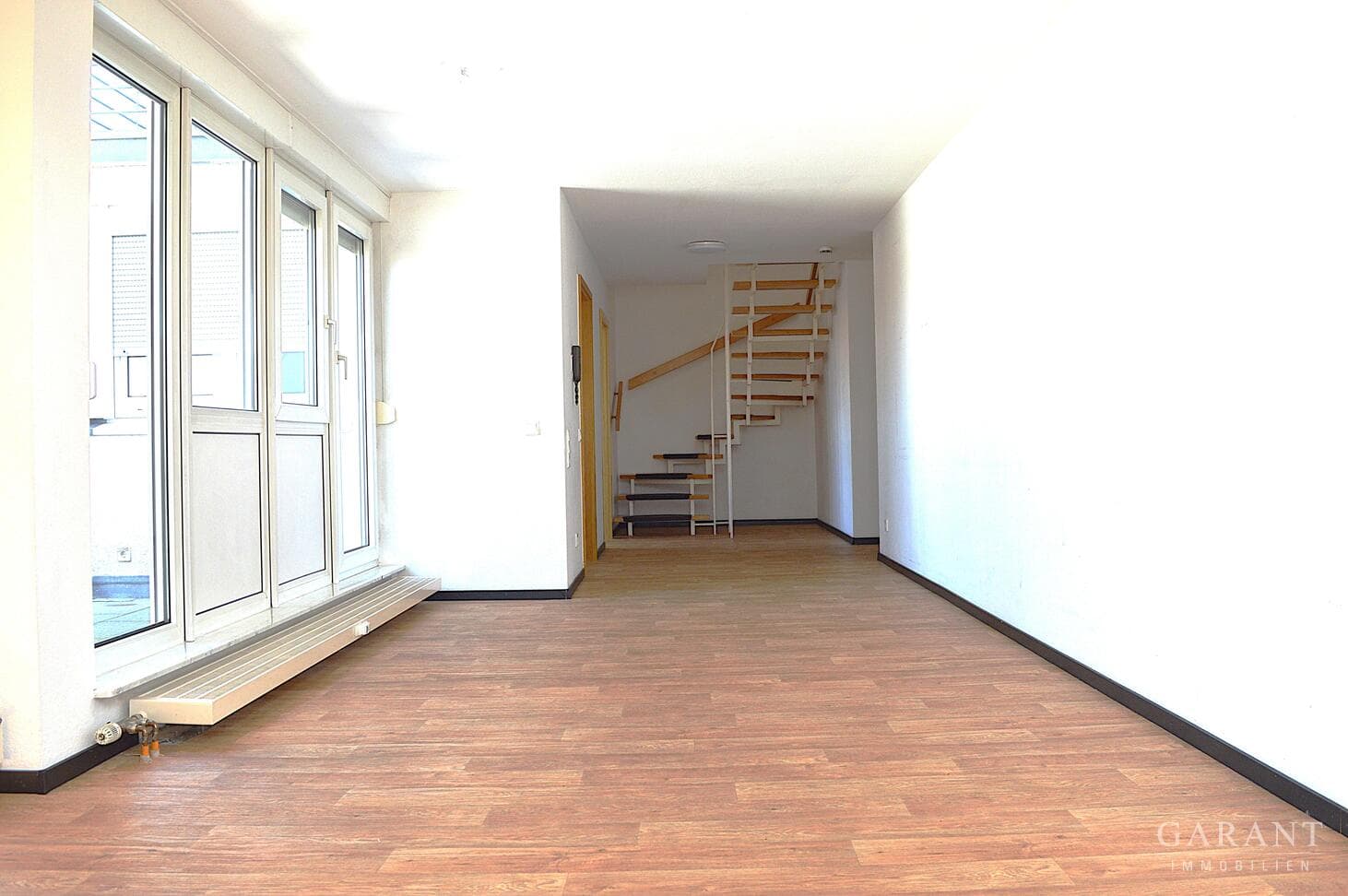 Stilvoll Wohnen oder clever investieren! 3 Zimmer-Maisonette-Wohnung mit zwei Balkonen und TG-Platz!