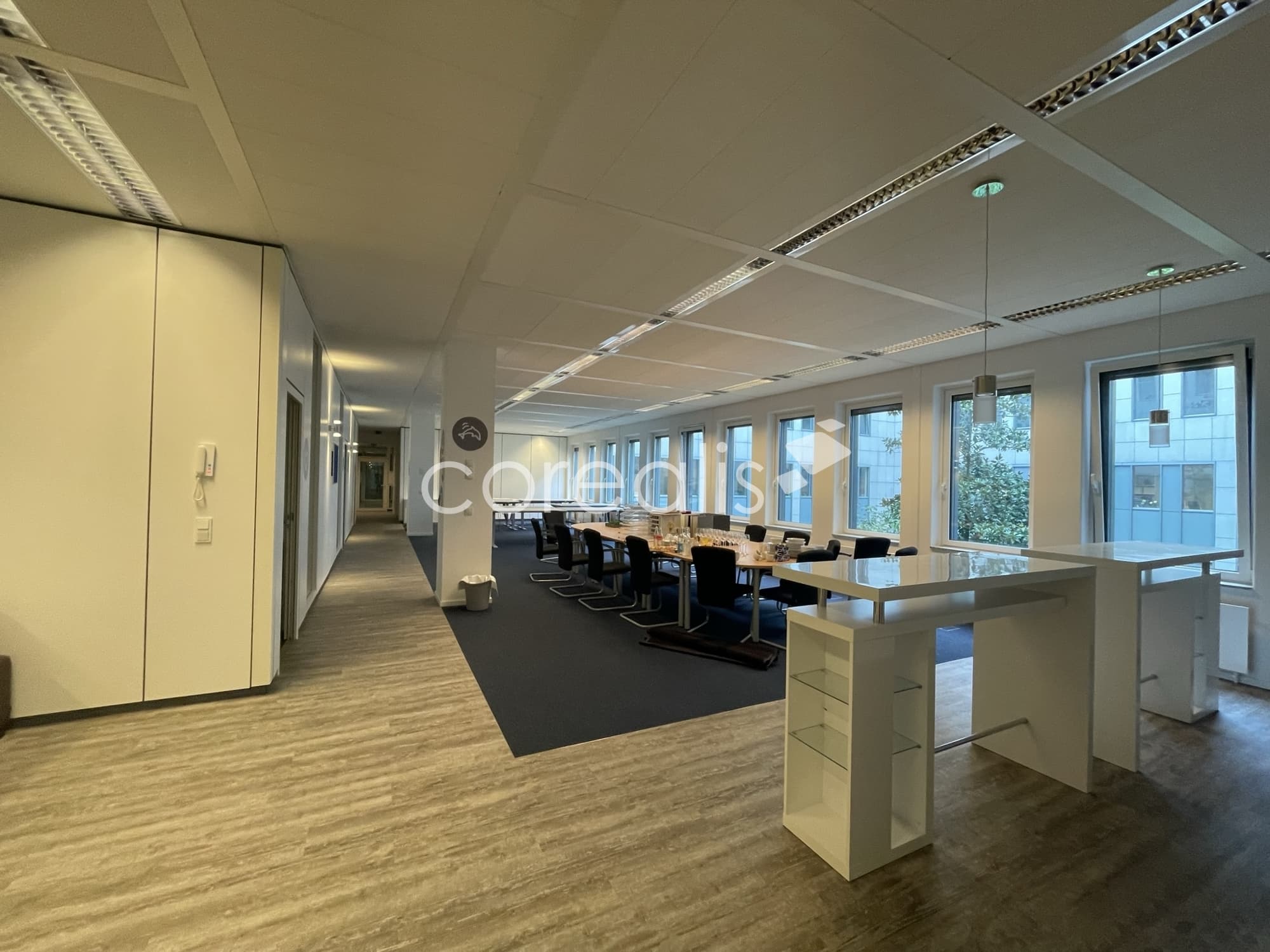 Repräsentative Büroflächen in Tiefenbroich provisionsfrei zur Miete. Mit einer Kantine im Haus!