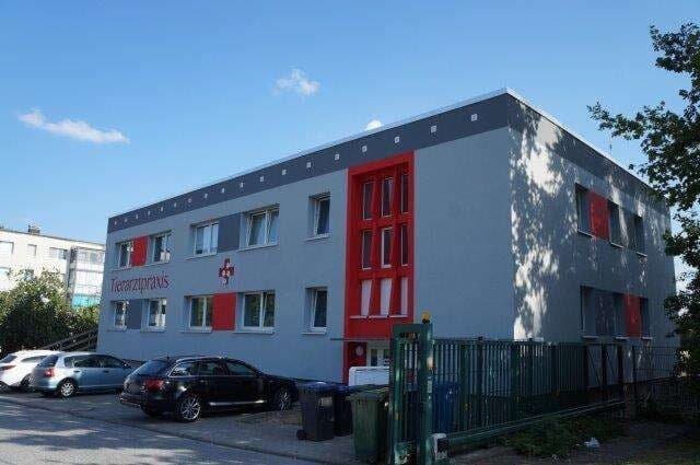 Büroräume im "BUG Gebäude Praxen und Büros" ab nur EUR 300,-- warm