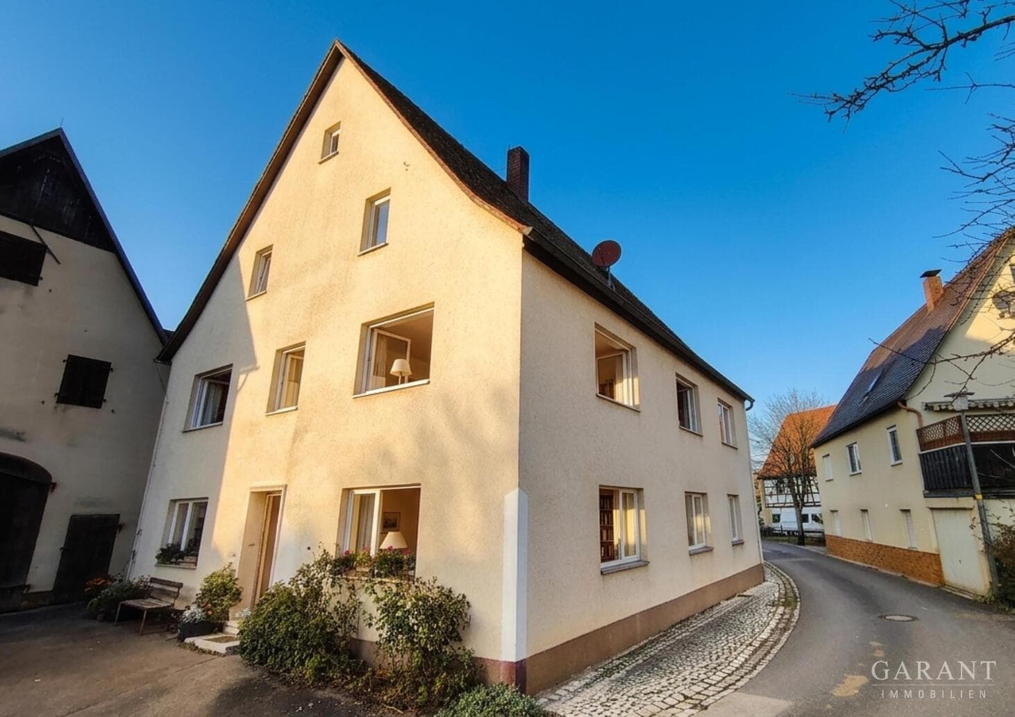 Einfamilienhaus mit Scheune & viel Platz für WG oder Lebensgemeinschaften - ca. 900 qm