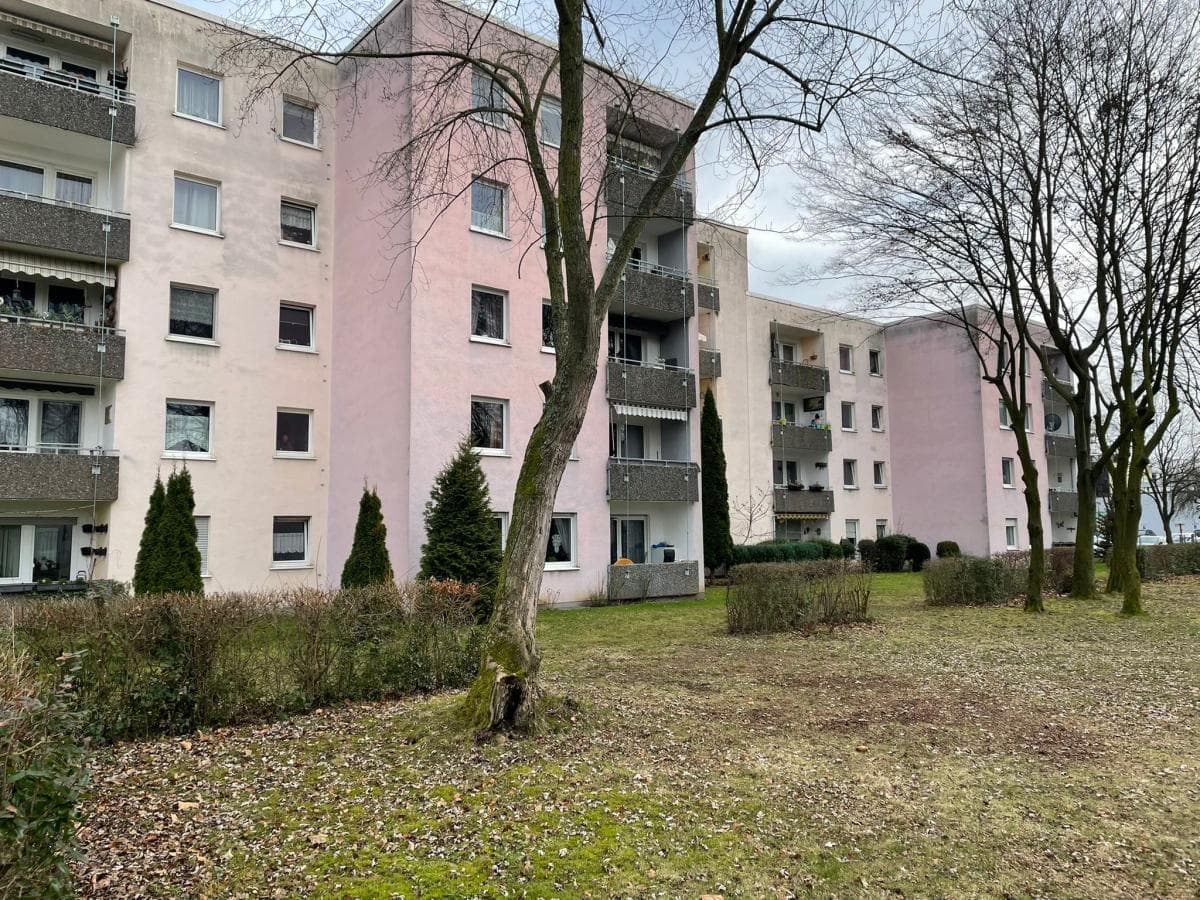 8 Vermietete Tiefgaragenstellplätze in Köln Finkenberg/Porz Konrad Adenauer Str. zu verkaufen.